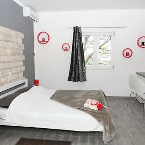 & Dijana Apartman Trogir